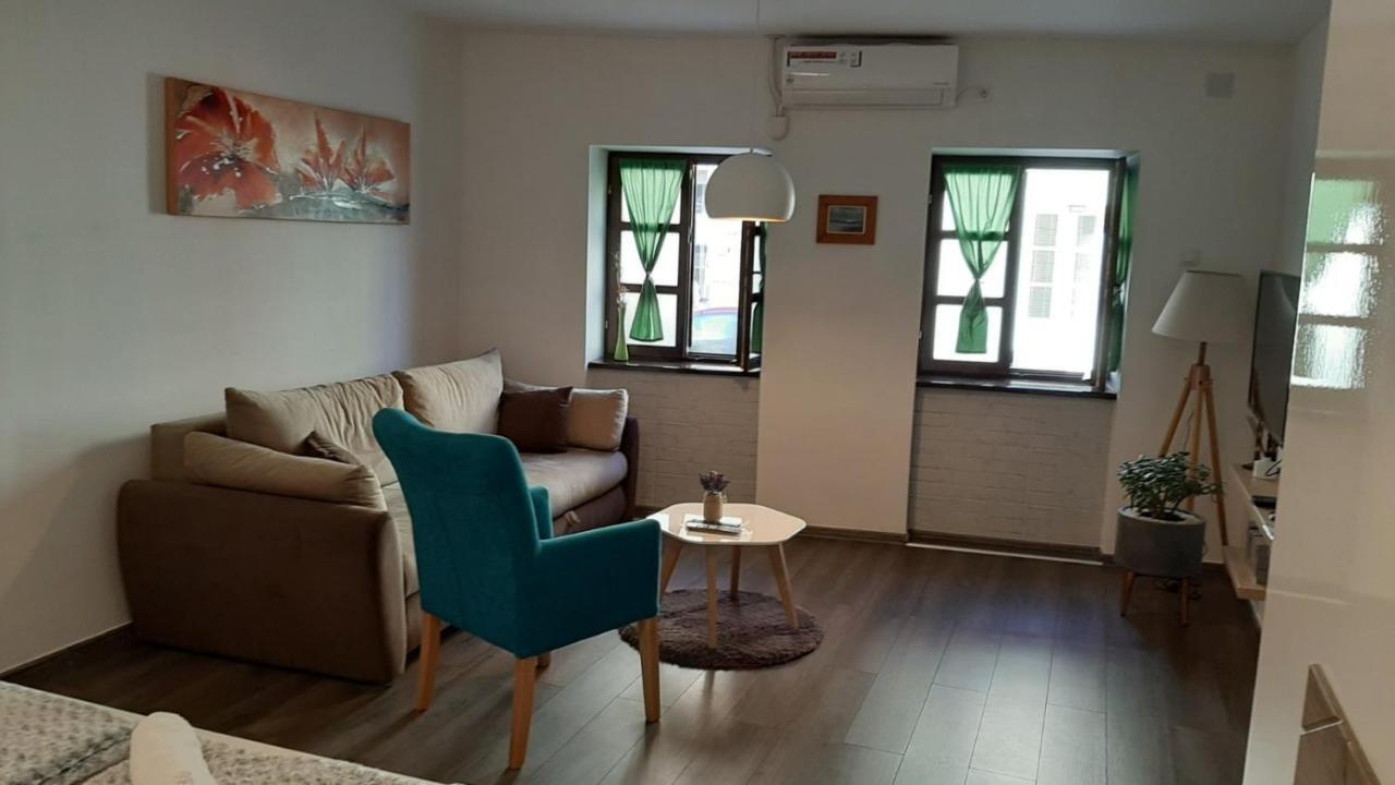 Bed&Bike Apartment Sremski Karlovci Ngoại thất bức ảnh