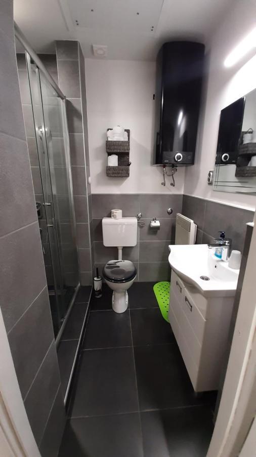 Bed&Bike Apartment Sremski Karlovci Ngoại thất bức ảnh