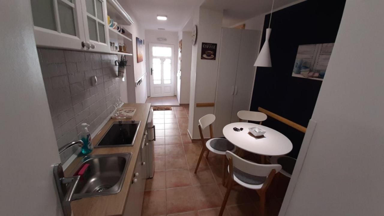 Bed&Bike Apartment Sremski Karlovci Ngoại thất bức ảnh